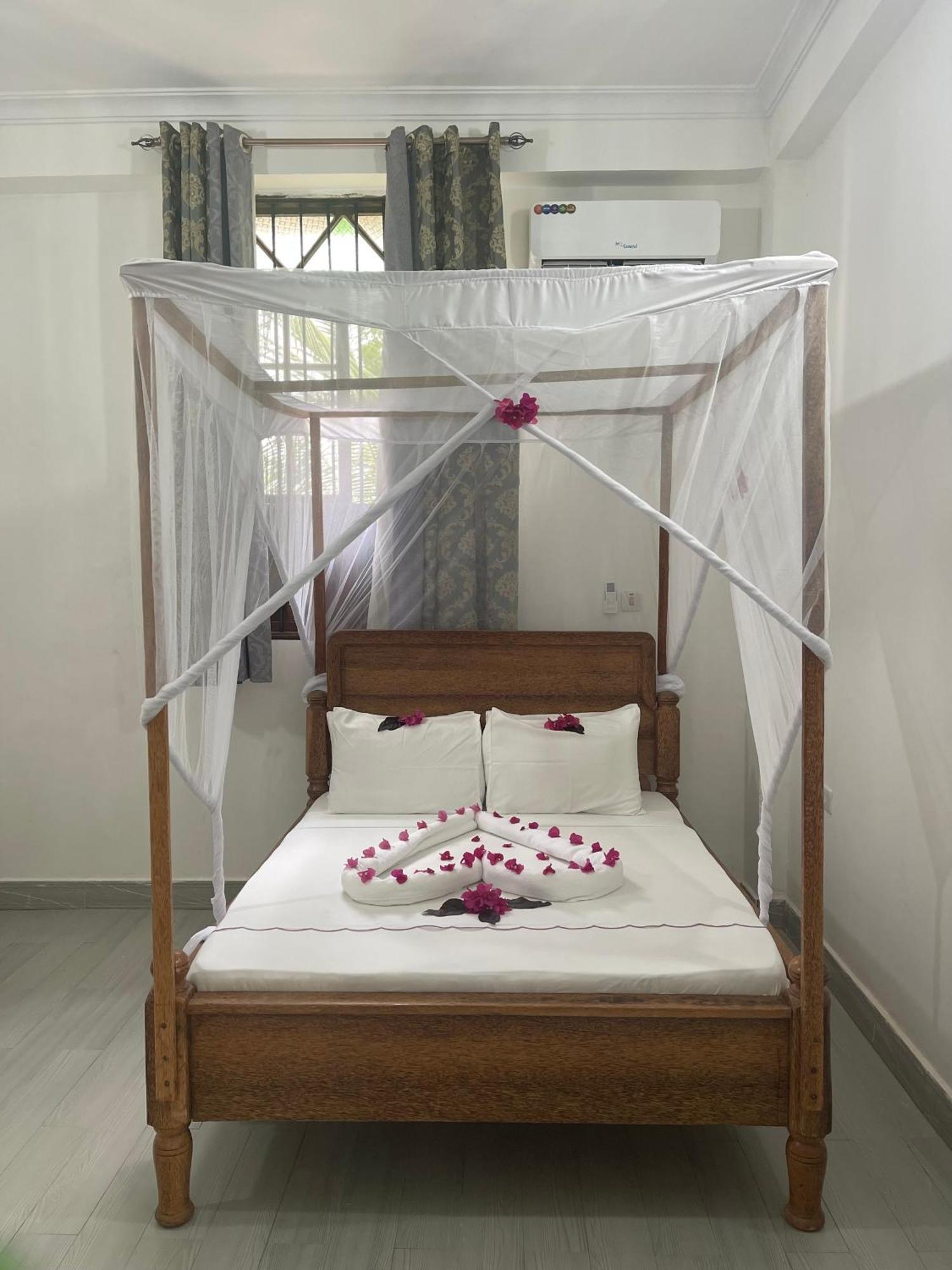 Amazing Zanzibar Beach Hotel Nungwi Exterior photo